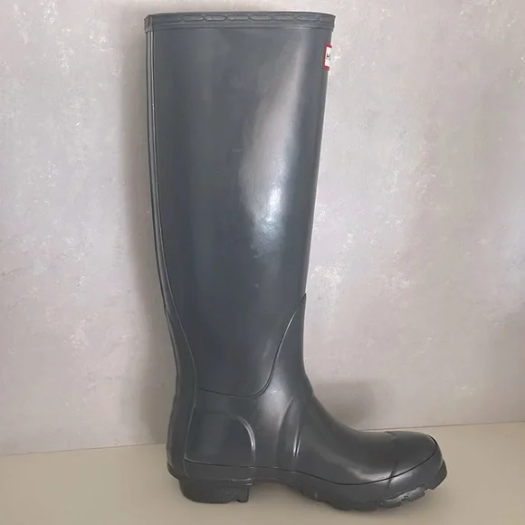 Hunter Tall Rain-boots in Gray Gloss Size 5 - Picture 4 of 9